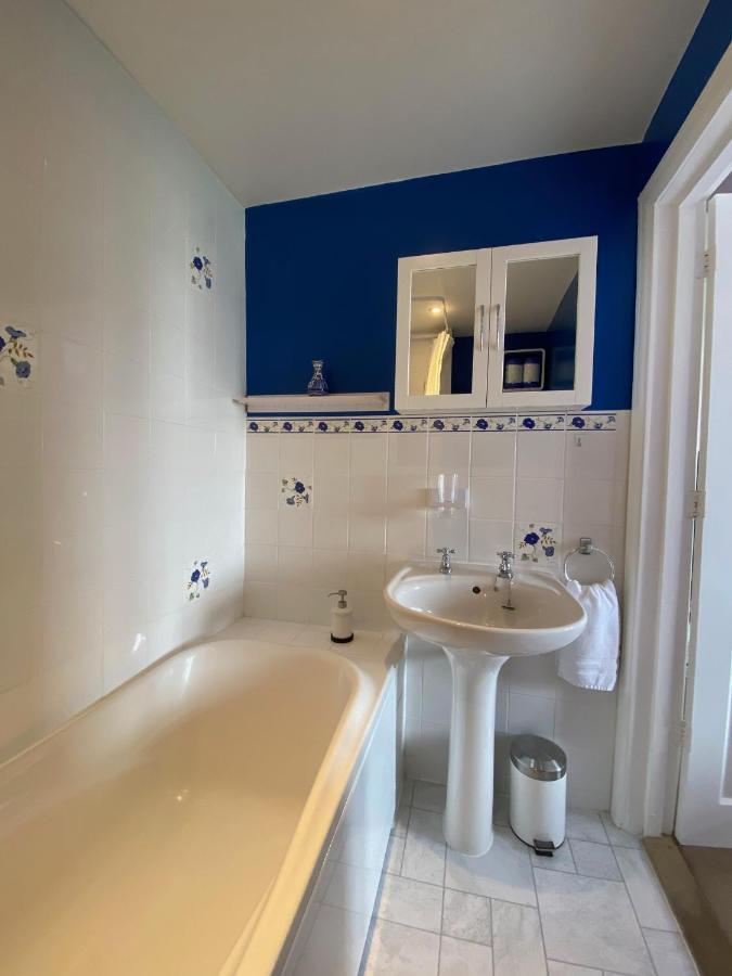 Pound Corner Apartman Godalming Kültér fotó