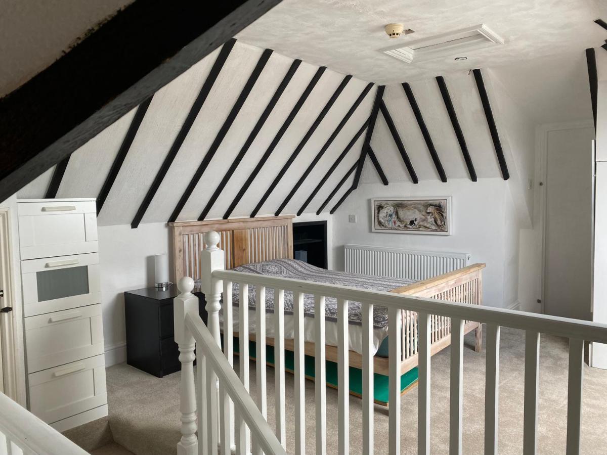 Pound Corner Apartman Godalming Kültér fotó