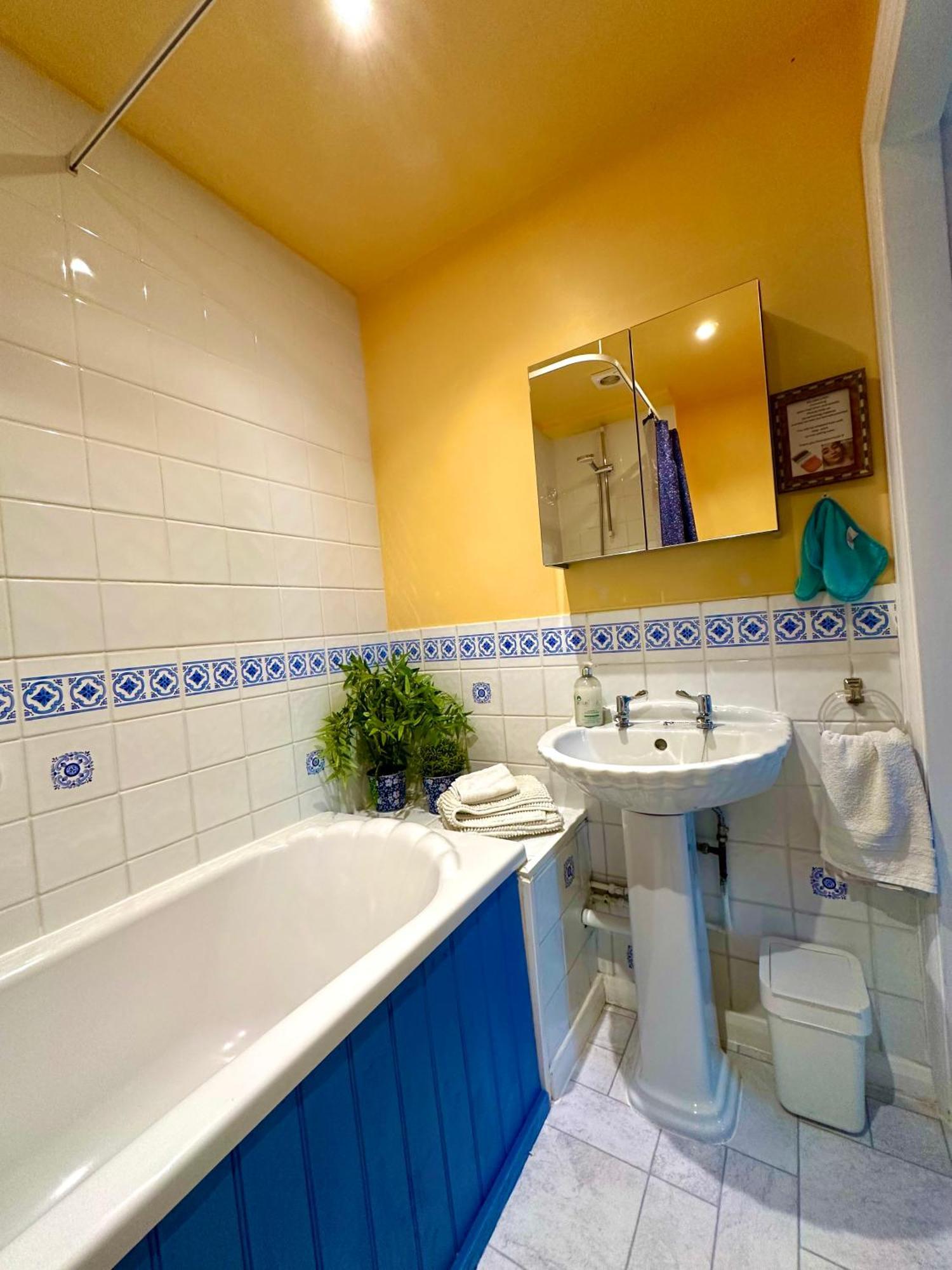Pound Corner Apartman Godalming Kültér fotó