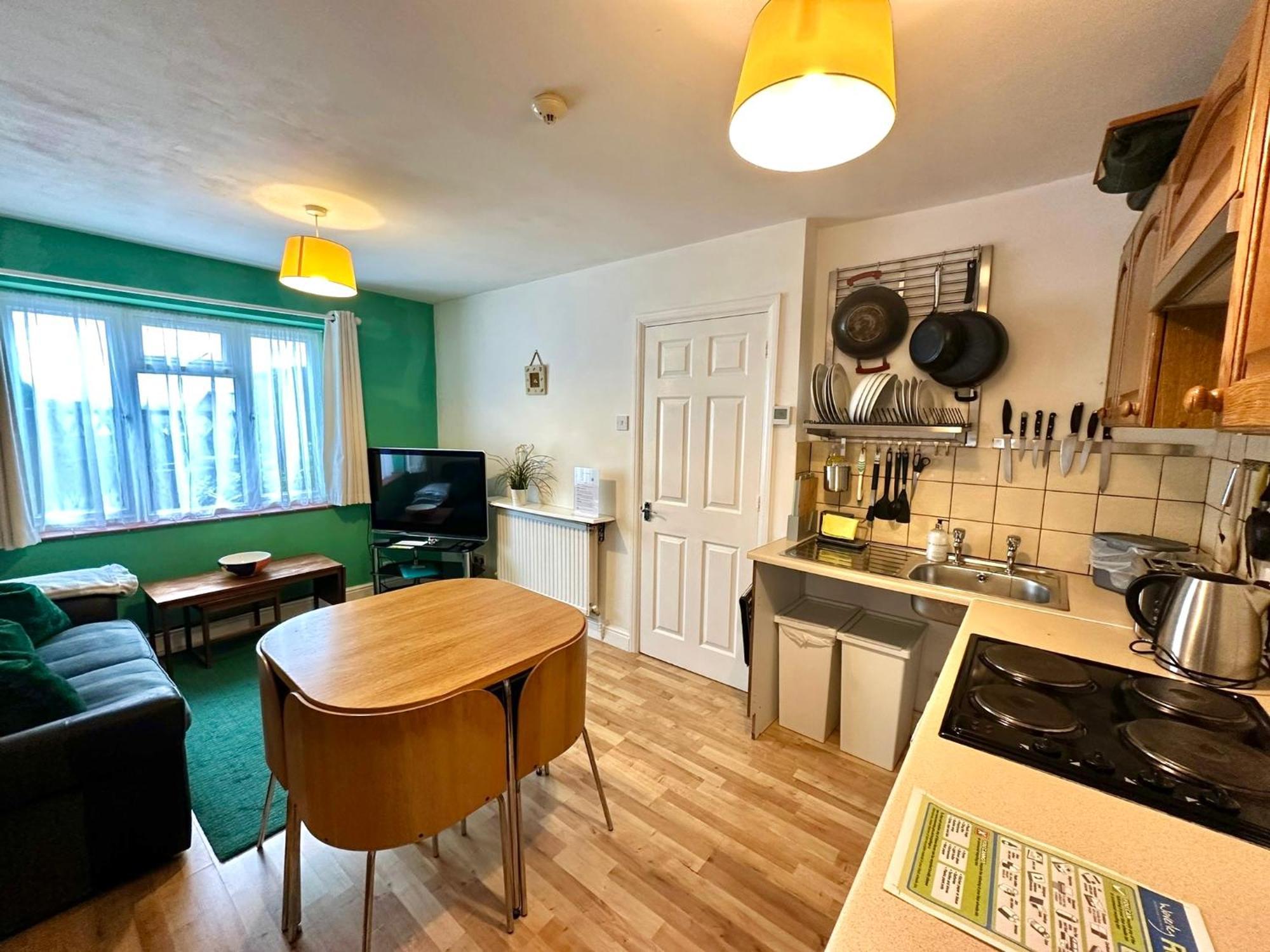 Pound Corner Apartman Godalming Kültér fotó