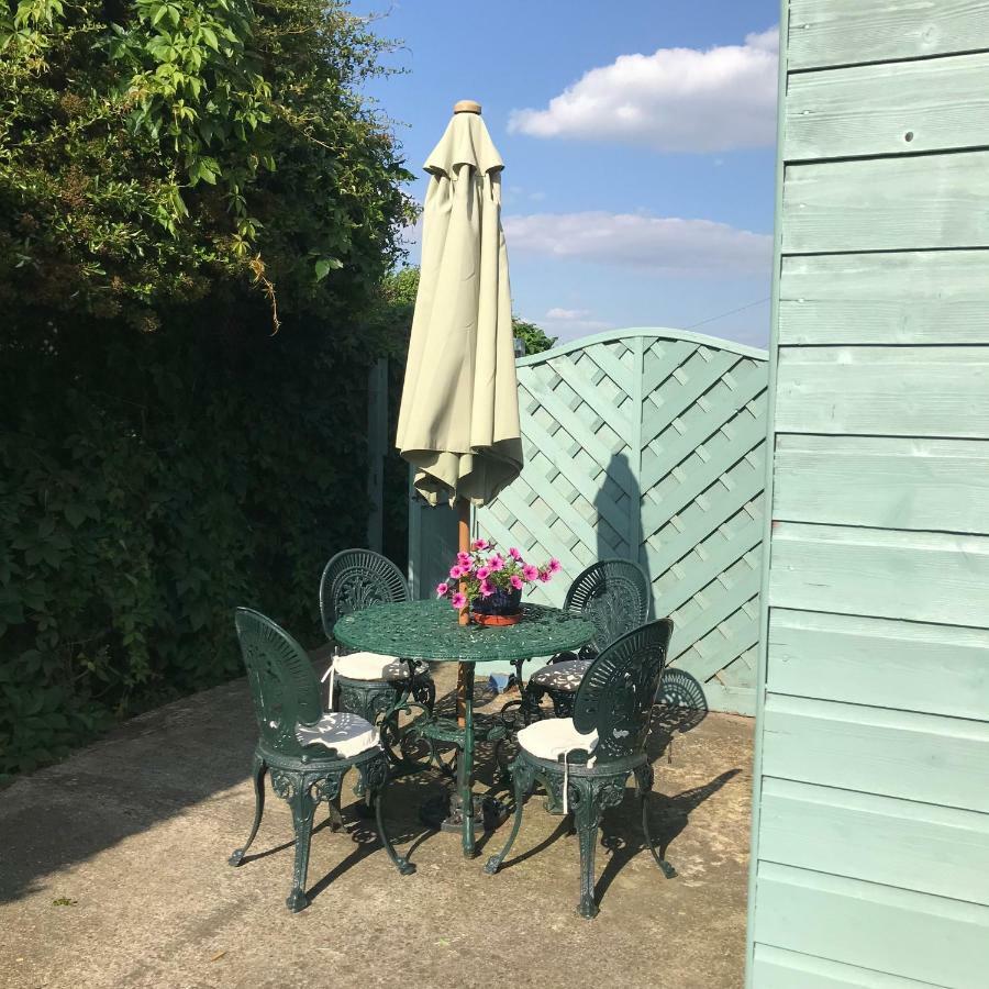 Pound Corner Apartman Godalming Kültér fotó
